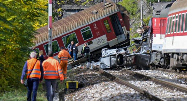 Szádalmási vonatbaleset: Kilencen szenvedtek közepesen súlyos vagy súlyos sérüléseket