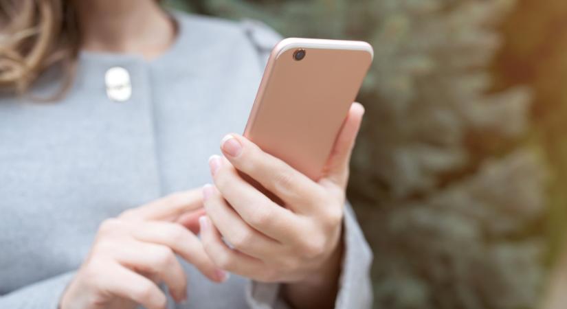 Súlyos fertőzést kaphatsz, ha sosem tisztítod meg ezt a mobilkiegészítőt