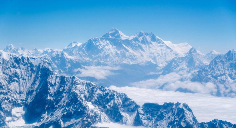 A Mount Everest csak domb a Naprendszer legmagasabb hegyeihez képest