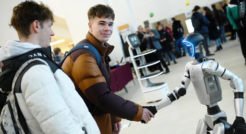 Világhírű matematikus tart előadást az AI jövőjéről a Debreceni Egyetemen