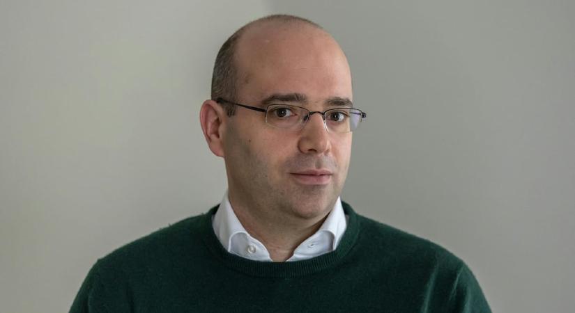 Mráz Ágoston szerint álhír, hogy a Magyar Péter elleni negatív kampány kudarcáról beszélt a The New York Timesnak