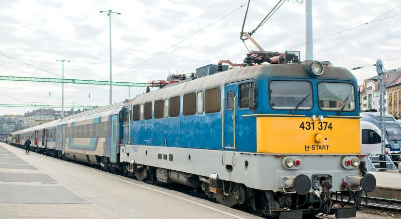 Bombariadó miatt evakuálták a Budapest–Kijev vonalon járó vonatot
