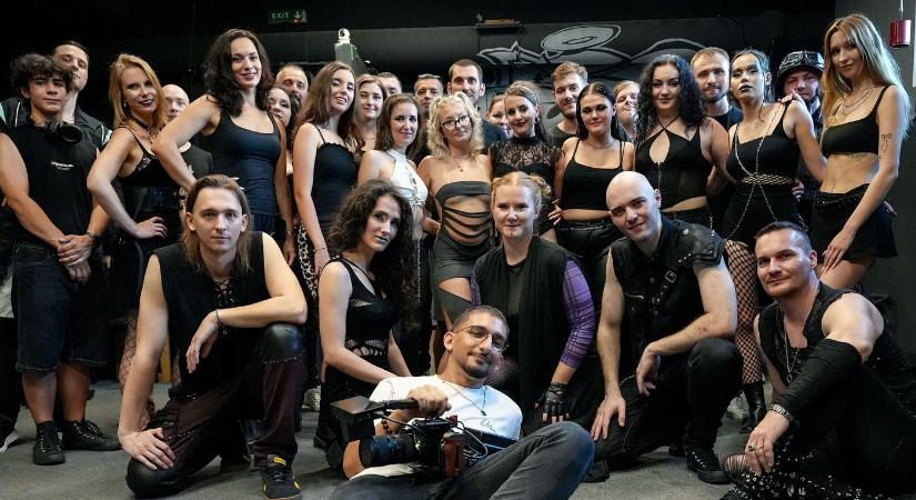 KLIPPREMIER: Nyugati színvonalú klip a Storyumtól – Ilyen lett az Ébredj fel! (VIDEÓFOTÓK A FORGATÁSRÓL)