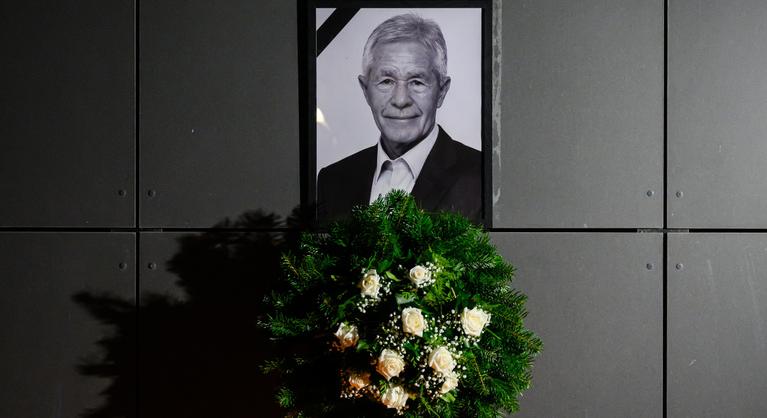 Novemberben kísérik utolsó útjára Mezey Györgyöt