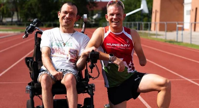 „Sírni csak a győzteseknek szabad” – fél karral tolta végig kerekesszékes barátját Boronkay Péter a maratonon