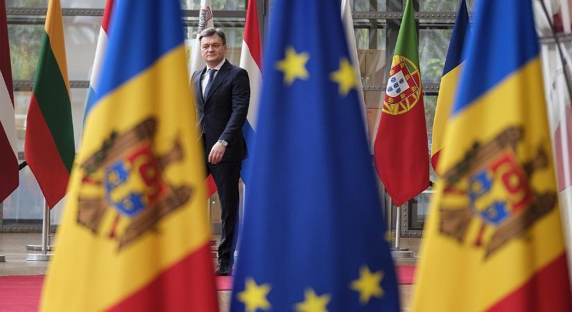 Váratlanul bejelentette visszavonulását a politikából a moldovai miniszterelnök