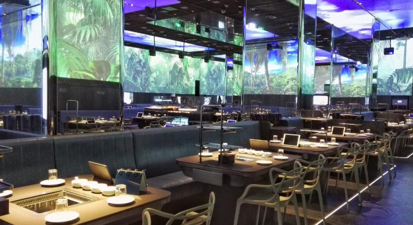 Drága hugyozás volt: 2 millió jüanra büntettek két kínai tinédzsert, amiért egy hotpotba vizeltek