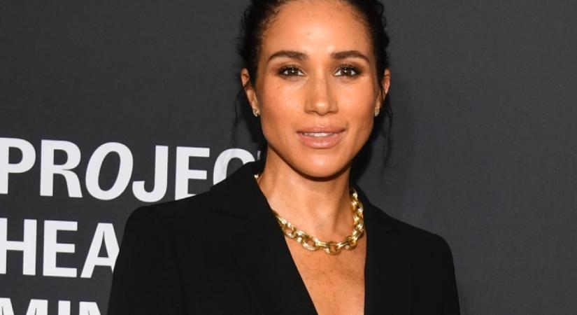 Ez a szabású kasmír kabát az idei ősz slágere: Meghan már viseli, de minden testalkaton tökéletesen mutat
