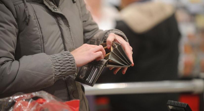 Durva, hogy miért nem fogadták el egy debreceni asszony 20 ezresét a boltban! Mintha fertőzött lenne…