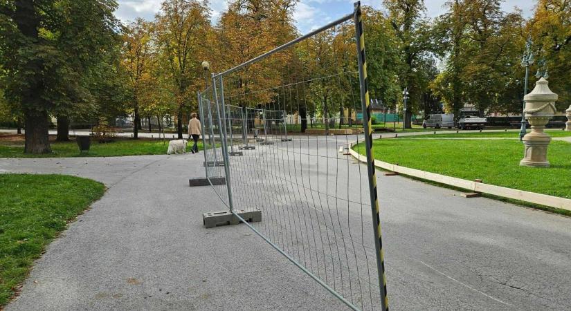 Elkezdődött a jégpálya építése az Érsekkertben
