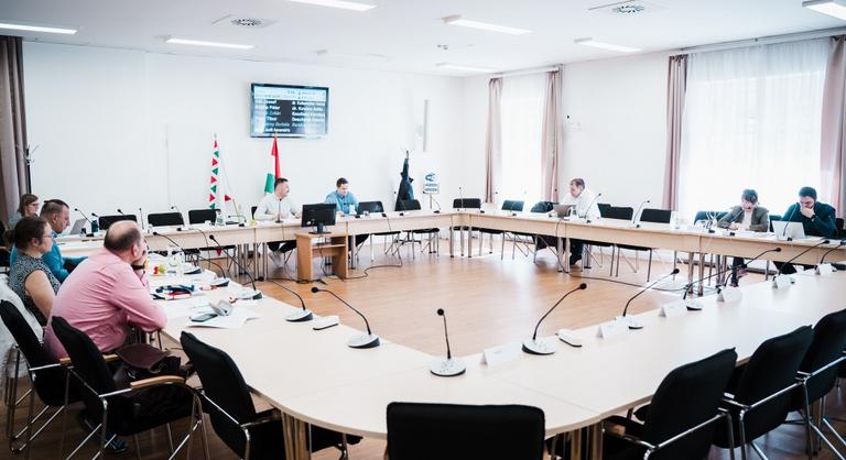 Visszaélésekre bukkantak a Budapest Brandnél, Karácsony Gergely prémium-kifizetési gyakorlatát is vizsgálják
