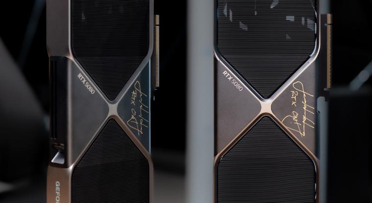 Két olyan RTX 5080-at sorsol ki az Nvidia, amit maga Jensen Huang írt alá