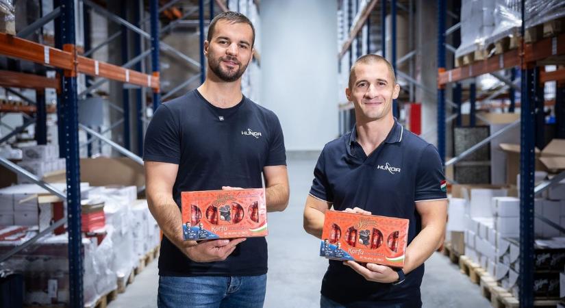 Űrcsoki, ami bejárta a világűrt – Különleges ajándékot hozott Kapu Tibor