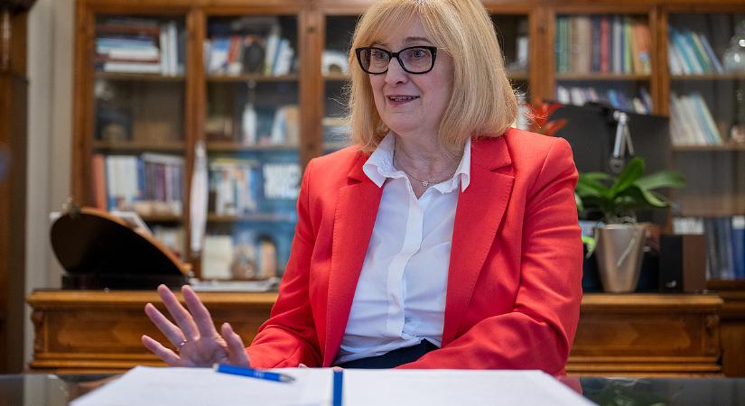 Kettős védvonal kell, a nők lettek az új „cigaretta-láz" áldozatai