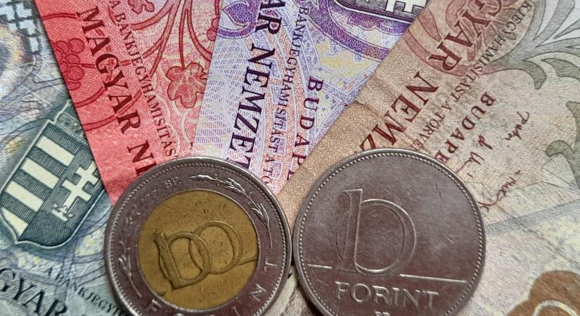 Egyre több magyarnak kell számolgatni hó végén: te hogy érzed, kijössz a pénzedből?