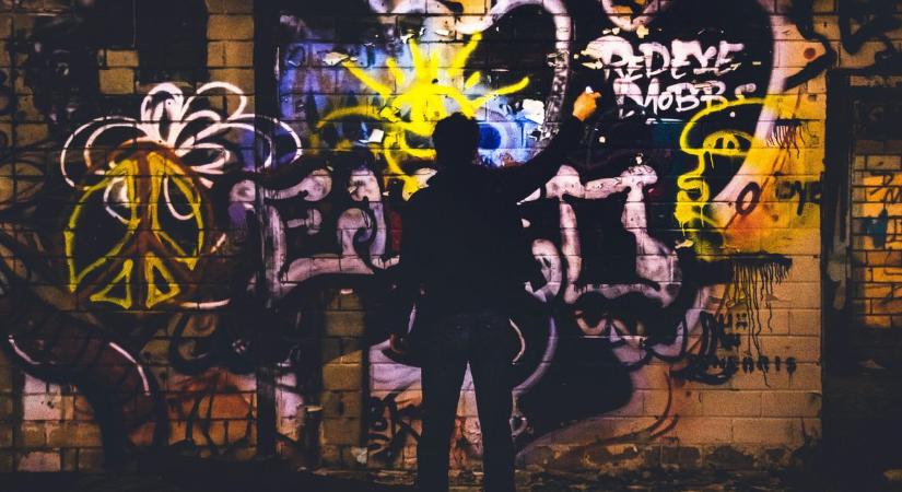 Többmilliós kárt okoztak a graffitisek