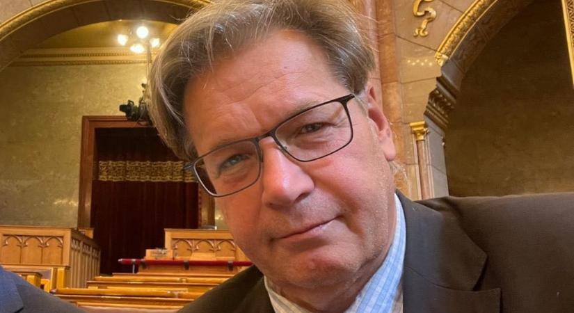 Vejkey Imre: A Brüsszel-Strasbourg-Soros rém-team a törvények felett állóként kezeli a politikai érdekeit kiszolgálókat