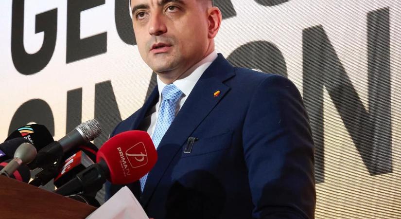 Simion újrázna az AUR élén