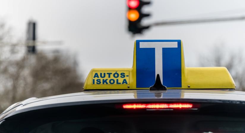 Ezzel a trükkel spórolhatsz 100-150 ezret a jogosítványon
