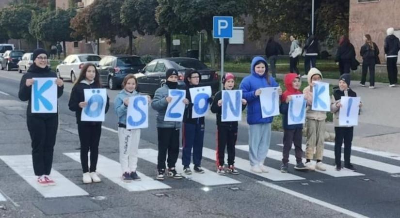 Gyerekek a zebrán, a biztonságos közlekedésért akcióztak