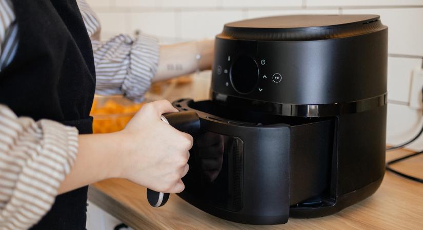 Airfryer, fritőz vagy tűzhely: melyikkel spórolsz a legtöbbet? A válaszon meg fogsz lepődni!