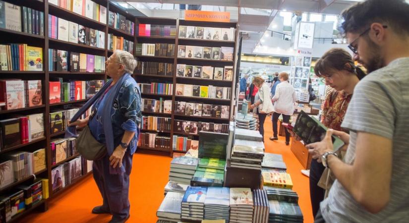 Krasznahorkai-láz: elkapkodták a Nobel-díjas író köteteit