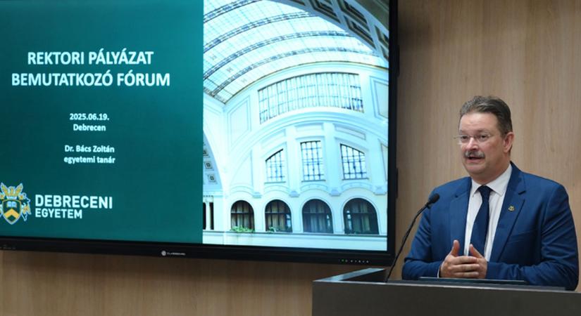 Bács Zoltán: nekem az életem a Debreceni Egyetem és ez a szolgálat