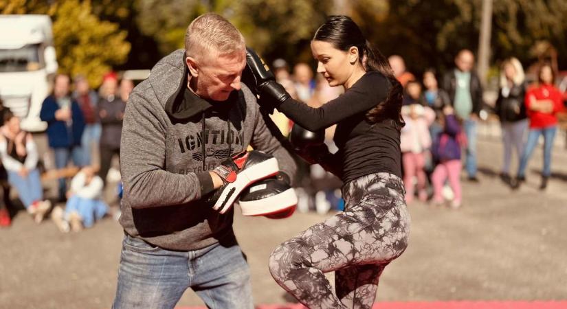Nem csak kamiont, szoknyát húztak az erősemberek Pusztakovácsiban