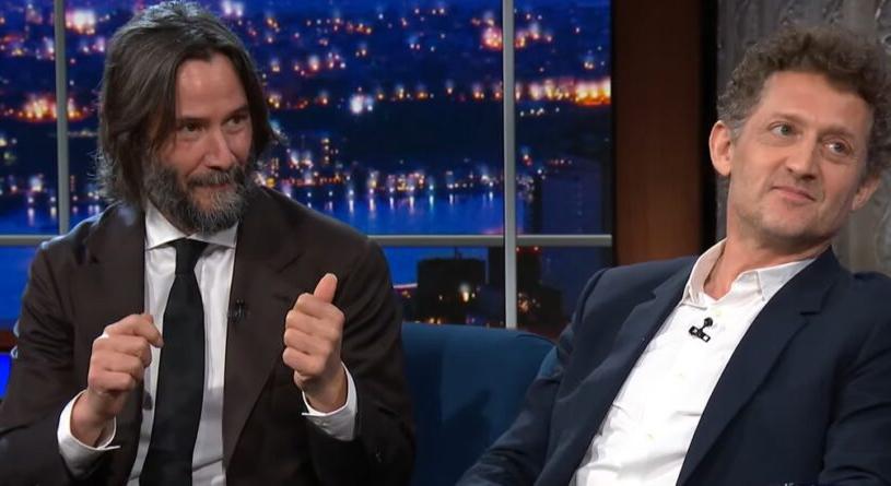 Bill és Ted Godot-ra várt Stephen Colbertnél, Keanu Reeves Diane Keatonról is felidézett egy kedves emléket – videó