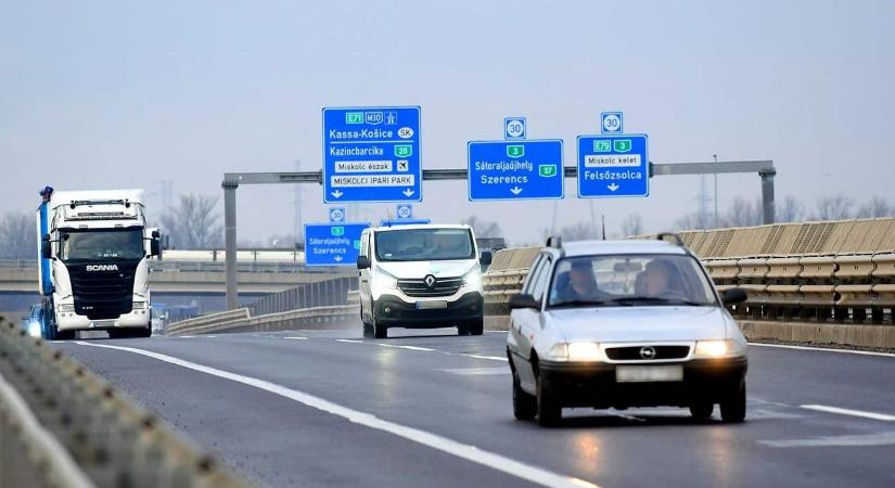 Soha nem látott csoda: Akár 65%-ot spórolhatsz az autópálya-matricán 5 kiemelt vármegyében 2026-ban – te közöttük vagy?