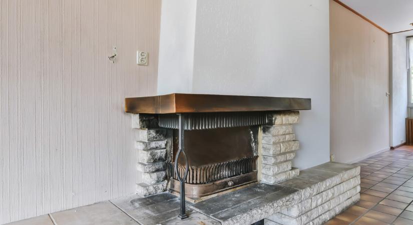 Ha nedves fával fűtünk, hamar tönkremegy a kéményünk (is)!