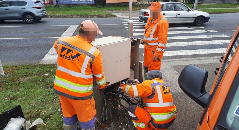 Még időben kapcsoltak a szakemberek Nyíregyháza forgalmas szakaszain (fotókkal)