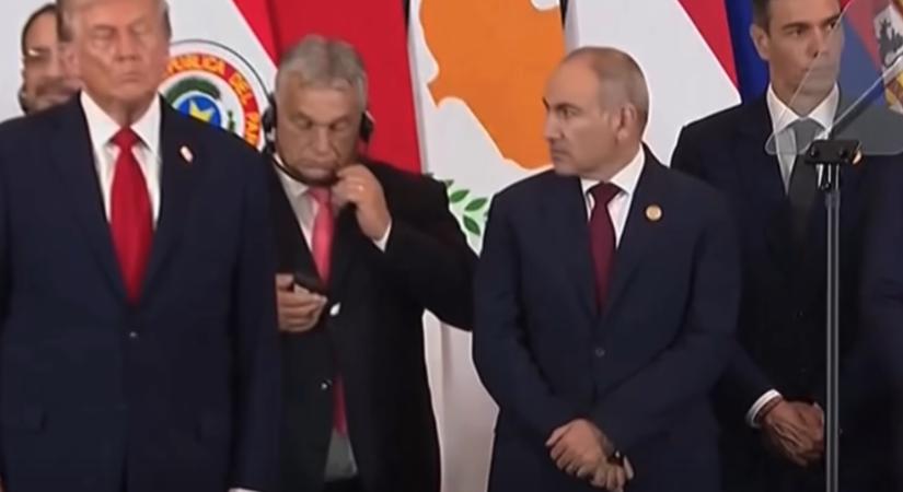 Videón a tolmácsgéppel szerencsétlenkedő Orbán Viktor