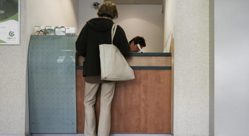 Ingyenes bankszámla? Így édesgetnének magukhoz új ügyfeleket a bankok – október végétől lép az OTP is