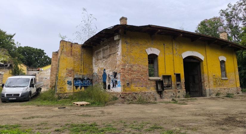 Itt a válasz minden tatai kérdésére: eldőlt hol lesz a fedeles lovarda leendő mélygarázsa