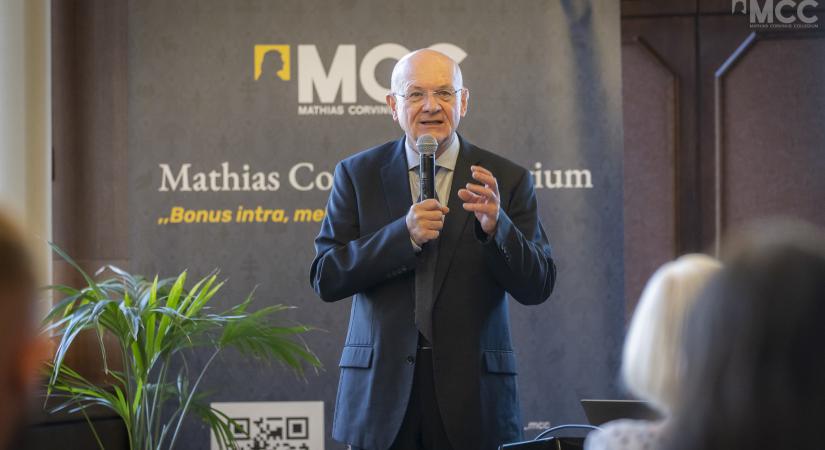 Filozófiatörténeti előadás a győri MCC-ben