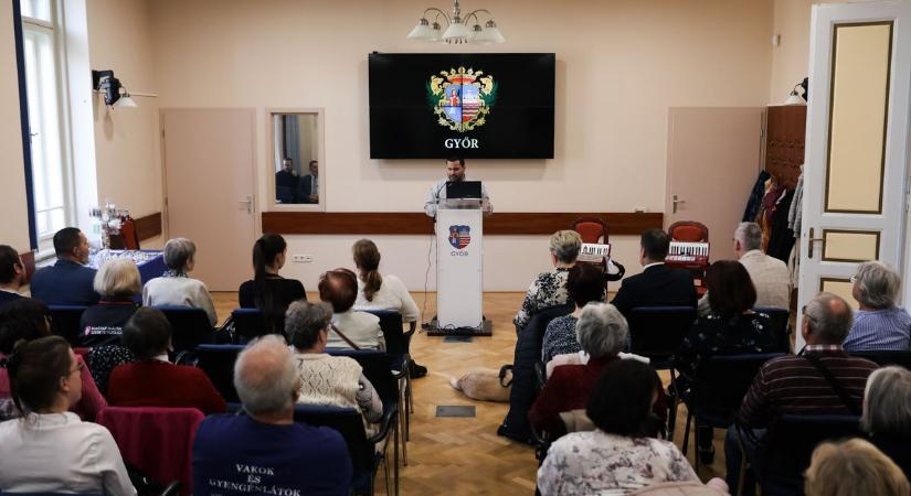 Különleges napot ünnepelnek a látássérültek világszerte, így a győriek is – Sok fotóval