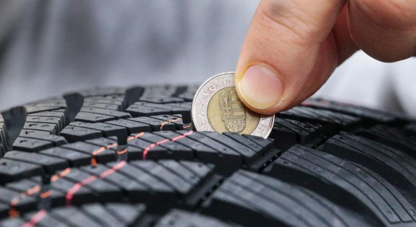 Kiderült az igazság a négyévszakos gumikról: Kegyetlen teszten buktatták le az életveszélyeseket