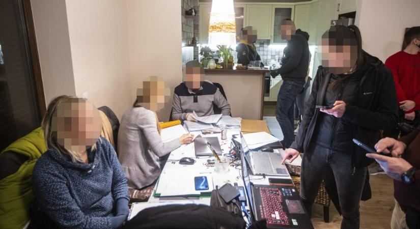 Letöltendő börtönt kértek három ortopéd orvosra