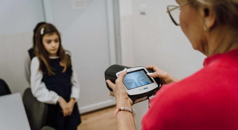 Okostáblák, mobilok – szemészeti szűrőprogramot szervez a marosvásárhelyi önkormányzat