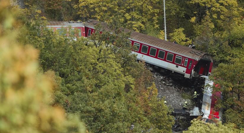 Őrizetbe vették az egyik mozdonyvezetőt a szlovákiai vonatbaleset ügyében