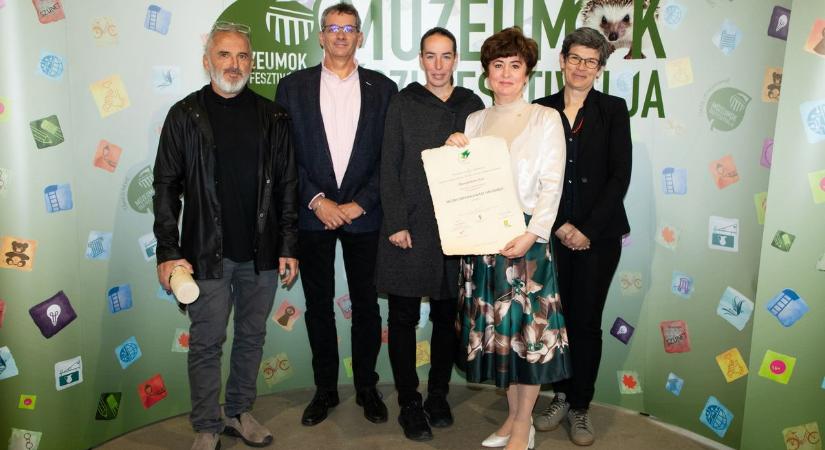 Miért fekete a földvári kötény? – rangos díjat ítéltek oda a földváriaknak