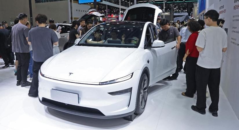 A Tesla még mélyebbre süllyedhet – már olyan autók terveit porolják le, amibe kérdéses, hogy valaki beleül-e