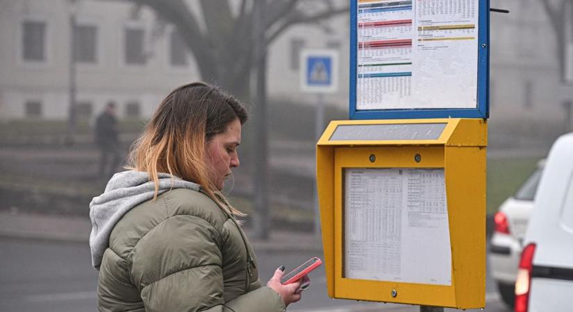 Itt nem érdemes várni a buszra! – Áthelyeznek egy fontos debreceni megállót