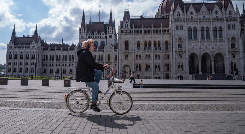 Ennek örülni fognak a fővárosi bringások: hamarosan el lehet akár az országhatárig is tekerni