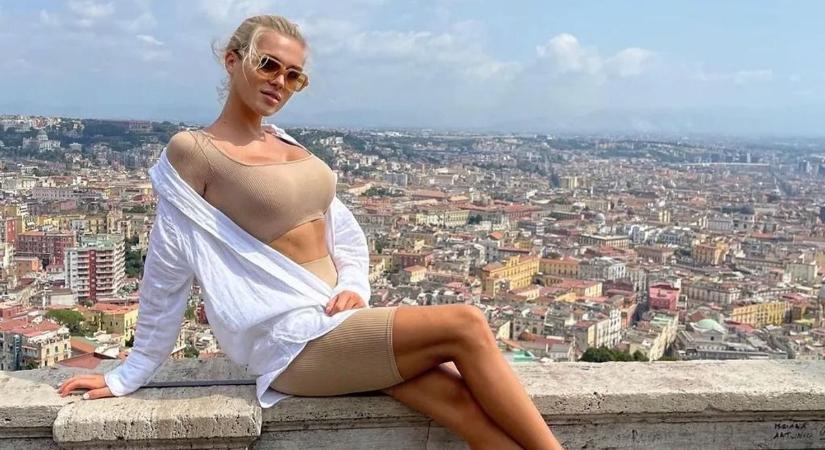 Buzsik Borka már évekkel ezelőtt a babájával játszott