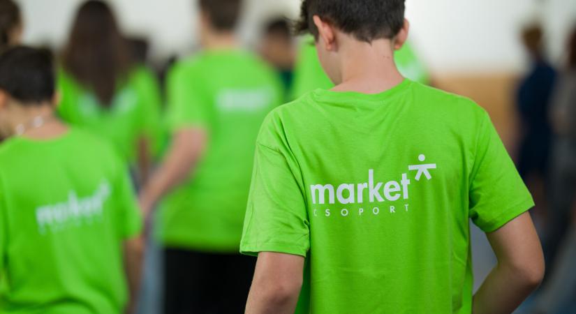 Sporteszközökkel a diákok jövőjéért