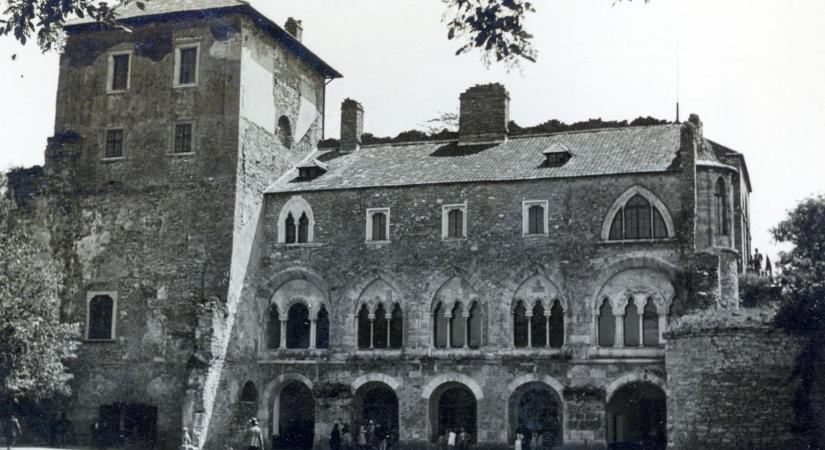 Retró képek: 100 éves képeken tata múltja, ilyenek voltak a híres épületek