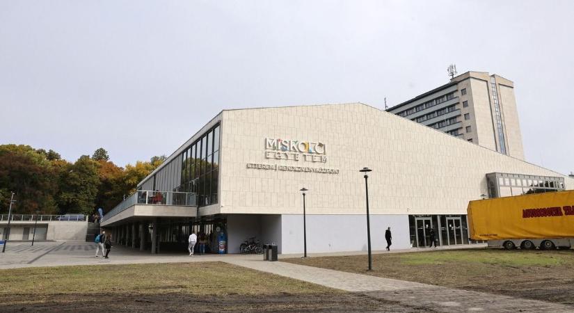 Rockwelltől a bölcsődéig: új közösségi tereket adtak át a Miskolci Egyetemen - képekkel