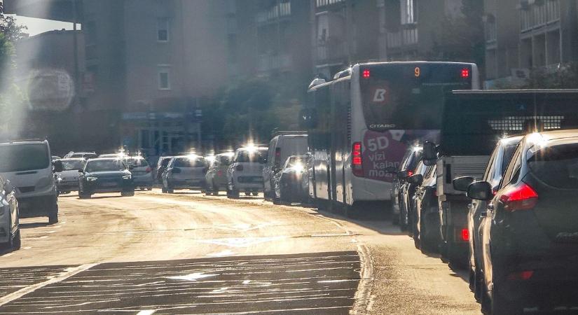 Dugó van megint: Hol a legrosszabb a közlekedés a városban?